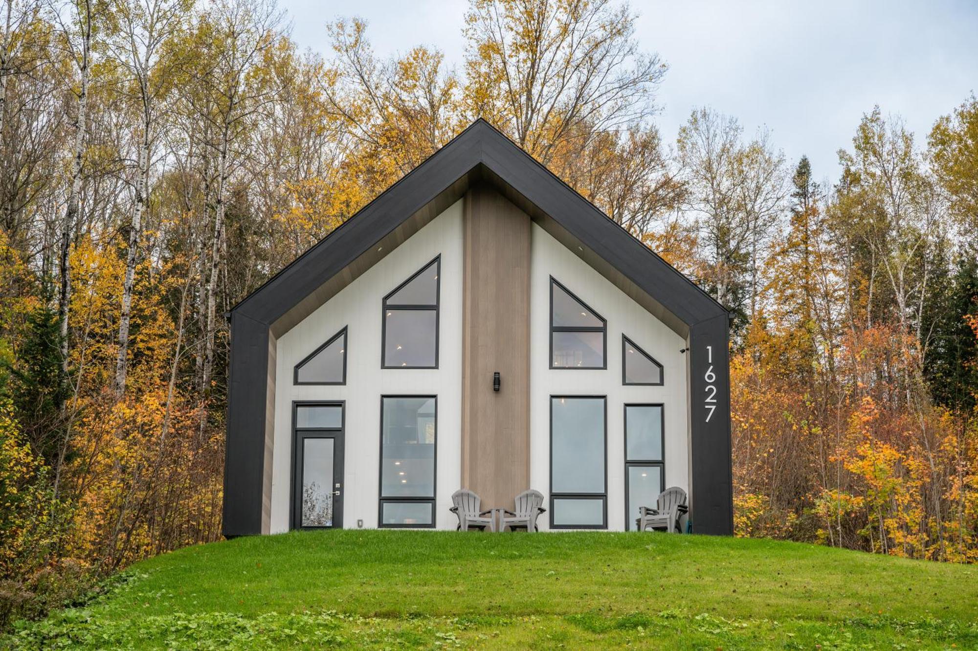 Le Jarret Noir! Chalet Neuf En Nature Spa/Vue Lac Villa Pohenegamook Exterior photo